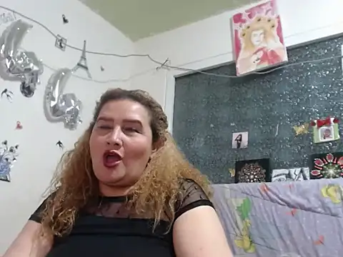 Perla1981--'s Live XXX Chat