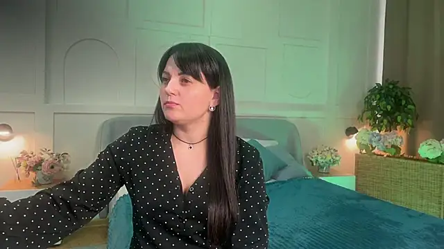 _SilkyShadow_'s Live XXX Chat