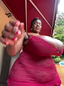 xXXSexyamazon Adlı Modelin Canlı XXX Sohbeti