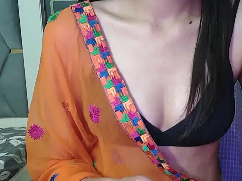 Simreet_22's Live XXX Chat