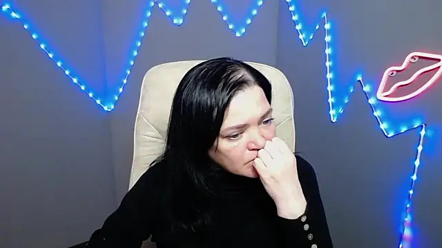 LauraFinn Chat XXX in diretta