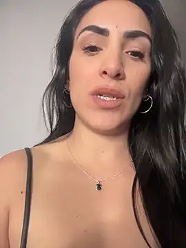 alessandra-a Adlı Modelin Canlı XXX Sohbeti