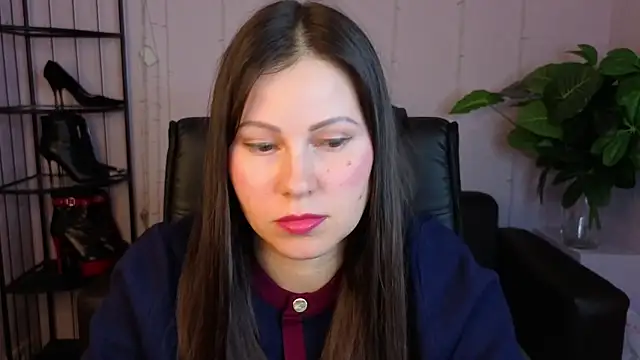 Dana__dom Adlı Modelin Canlı XXX Sohbeti