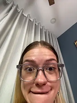 Chat XXX ao vivo de -Sexy_Barbie-