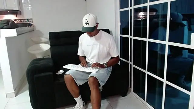 JacksonCooper1 Adlı Modelin Canlı XXX Sohbeti