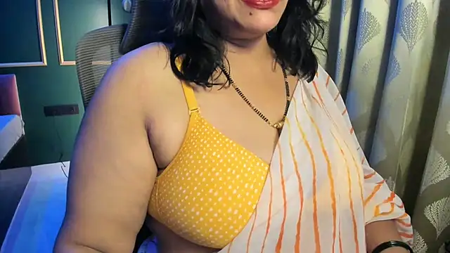 tarivishu11 Adlı Modelin Canlı XXX Sohbeti