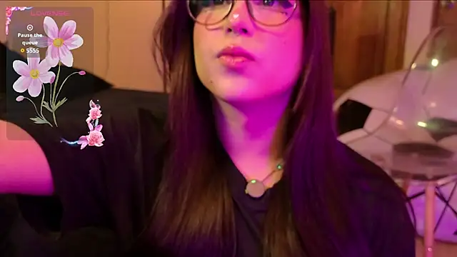 Yuri_Stars Adlı Modelin Web Kamerası Şovu