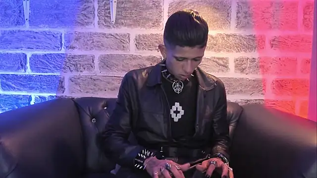 Maximoking26 Live XXX-Chat