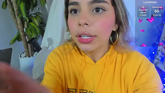 crisbell_lopez's Live XXX Chat