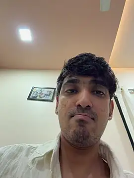 hornyguy271192 网络视讯表演