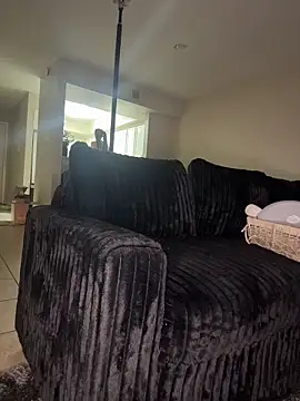 YeahhhitsBreezyのライブXXXチャット