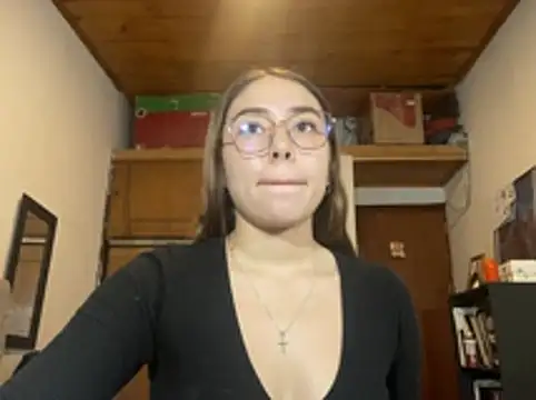 Chat XXX en directo de SquirtMaddiee_