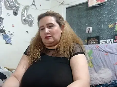 Perla1981--: διαδικτυακό σόου στην κάμερα