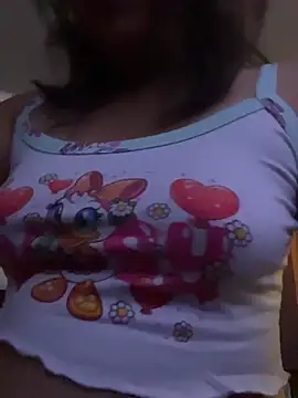 Chat +18 de Poli_amor2025 ao vivo