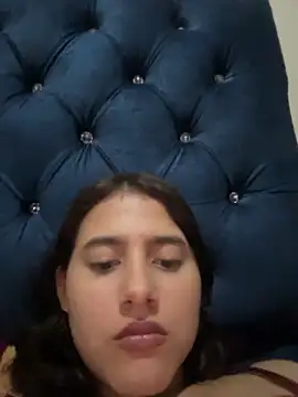 Chat +18 de vikysexy283 ao vivo