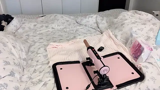 CCmakelong élő XXX-chatje