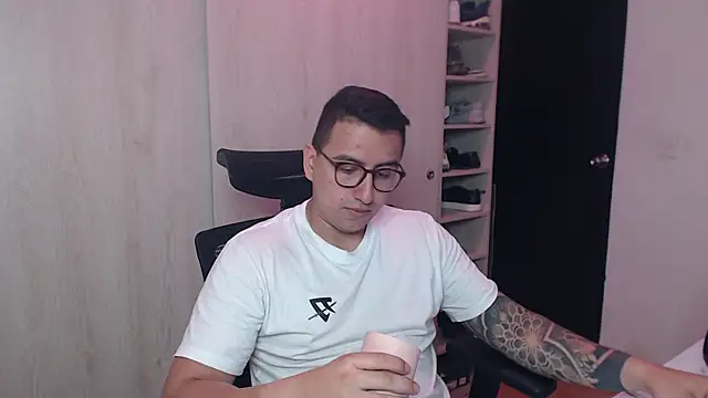 DanteVesper: διαδικτυακό σόου στην κάμερα