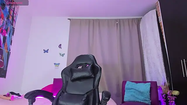 lune_rose: онлайн-секс-чат