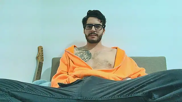 Chat XXX ao vivo de thomas_gun