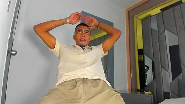 Rpoolrboy 即時 XXX 聊天