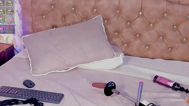 Horny_Brunette_ Webcam Show