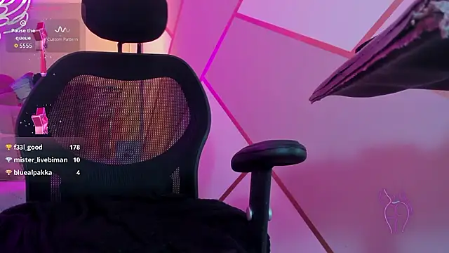 _carla_rosee: онлайн-секс-чат