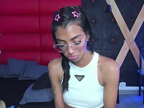 KarlaSlutSkinny__ Chat XXX in diretta