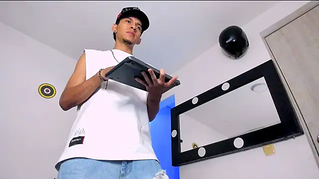 Chat +18 de Samuel_Suarez ao vivo