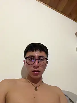 Chat +18 de CamiRojas_boy ao vivo