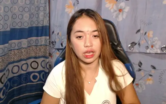 urlover_mae26's Live XXX Chat