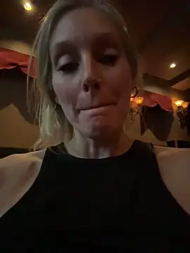 ItsDanniG: απευθείας συνομιλία ΧΧΧ