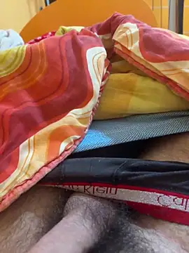 CazzONE1012 Webcam Show