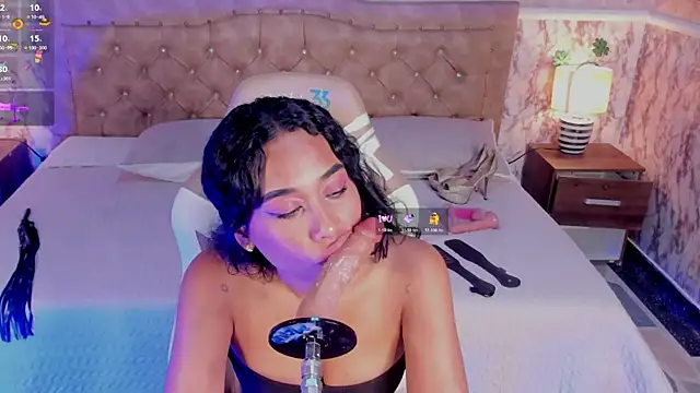 دردشة Horny_Brunette_ الجنسية المباشرة