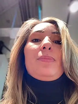 Wonder_Kari: онлайн-секс-чат