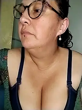 _Saraqueen Chat XXX live