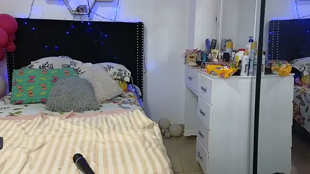 charlotte_077 Chat XXX in diretta