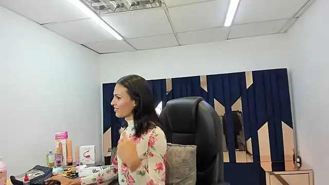 Aisha_hotts777: вебкам-шоу