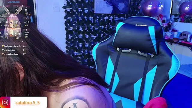 Kata_BigboobsのライブXXXチャット