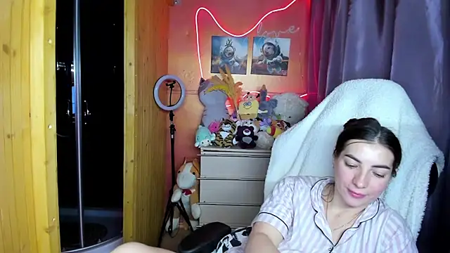 Fiery_Brunette_ Live XXX Chat