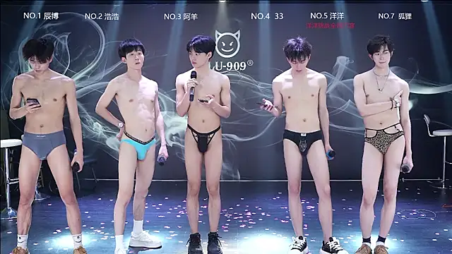 XXX chat uživo modela MS-180-