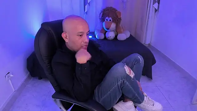 Show modela Takumii_boy na web-kameri