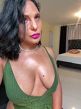 Latina-miss Live XXX-chat