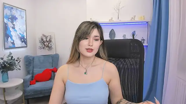 AnneTLi élő XXX-chatje