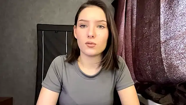 FoxieFlare's Live XXX Chat