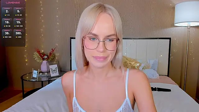 XXX chat uživo modela bellatip