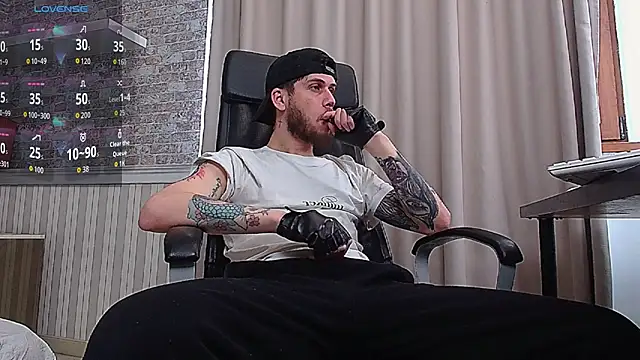 JonahShaw Chat XXX live