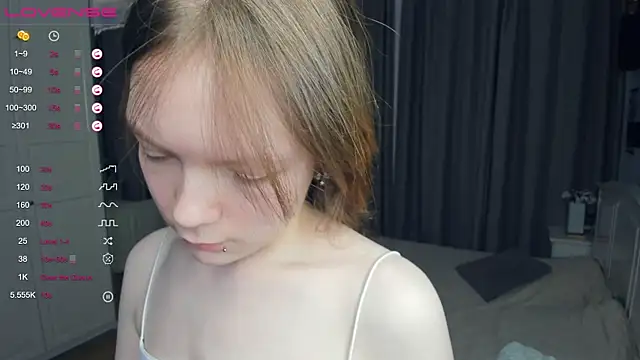 Chat XXX en directo de LavenderMitten