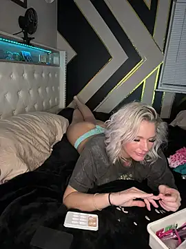 Peachyb Chat XXX in diretta