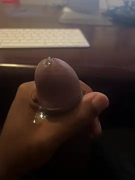 Pokazy przed kamerką – sexcboi69