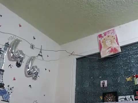 Perla1981--'s Live XXX Chat